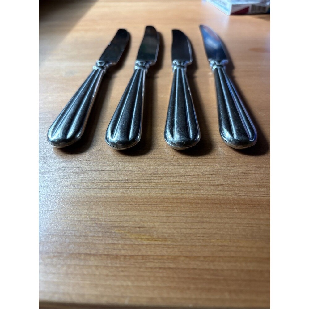 Oneida Stainless Steel UNITY Dinner Knives Set of 4 - Picture 4 of 5